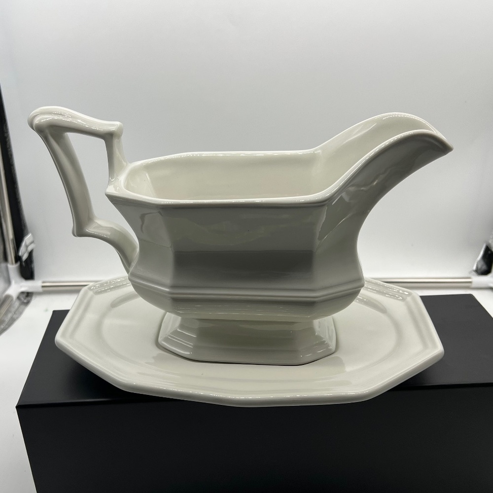 Vintage 1960's Red Cliff Heirloom Gravy Boat and Underplate